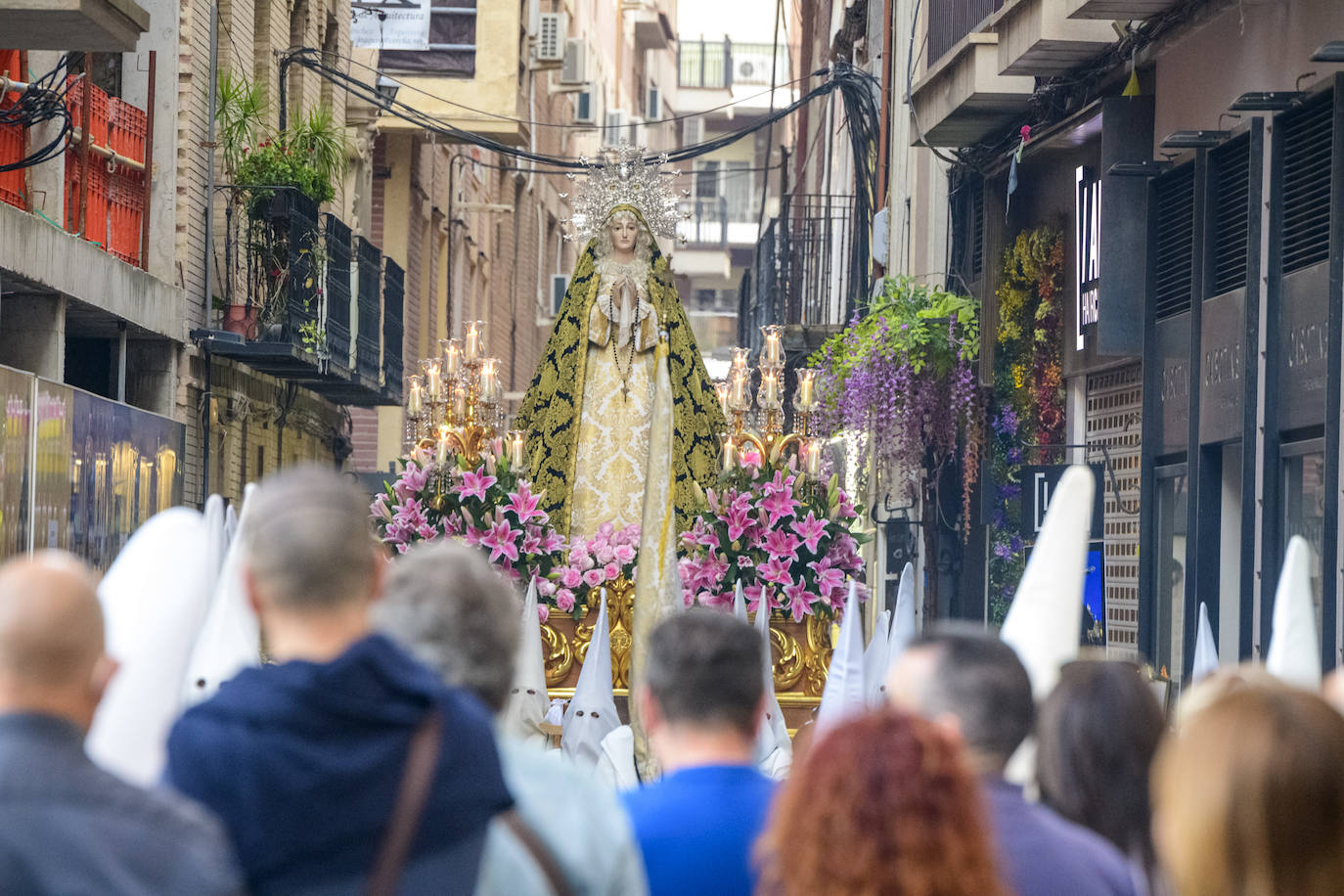 Fotos: La procesión del Yacente de Sábado Santo en Murcia, en imágenes