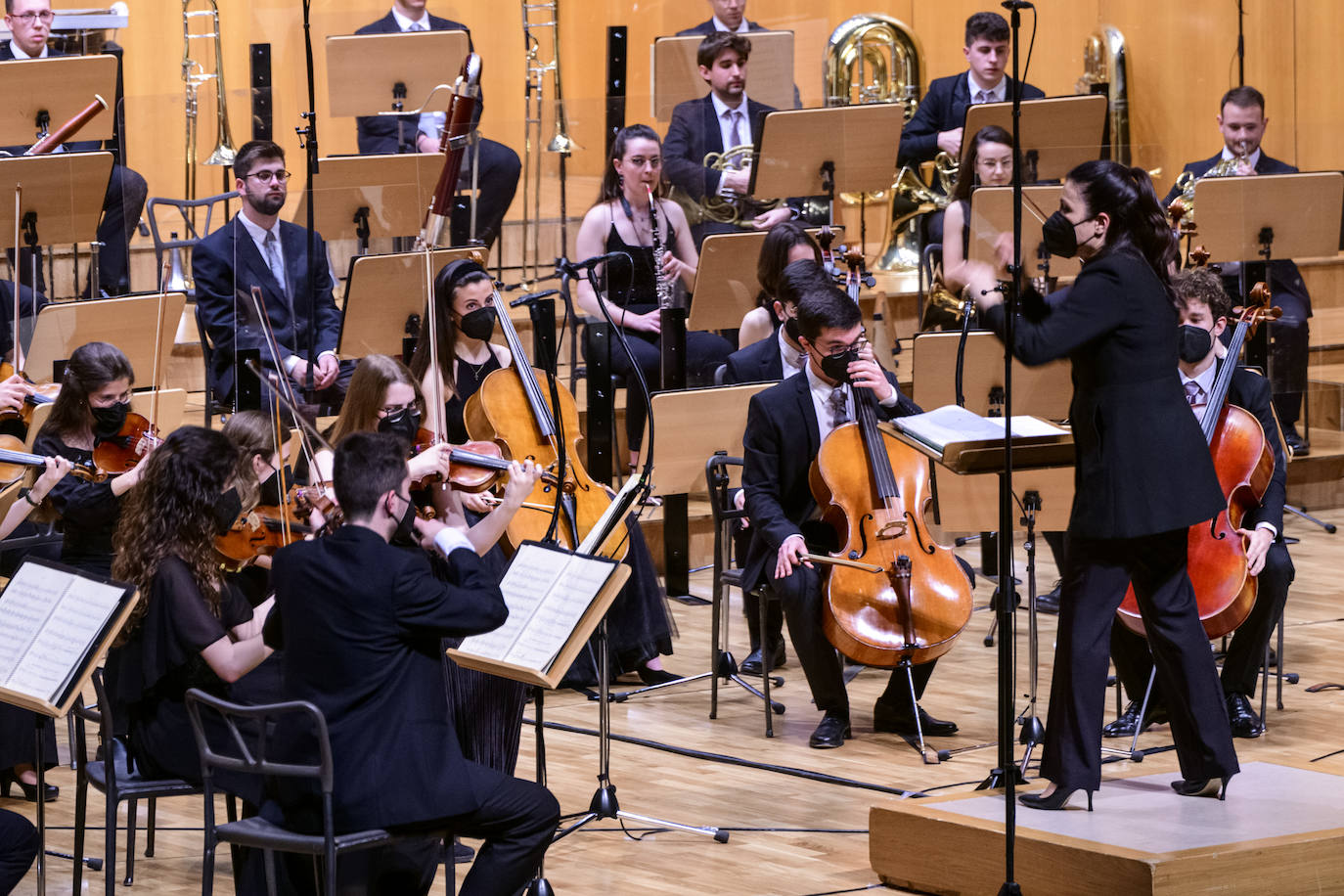 Fotos: Gran ovación a la Orquesta de Jovénes de la Región al interpretar &#039;La gran puerta de Kiev&#039;