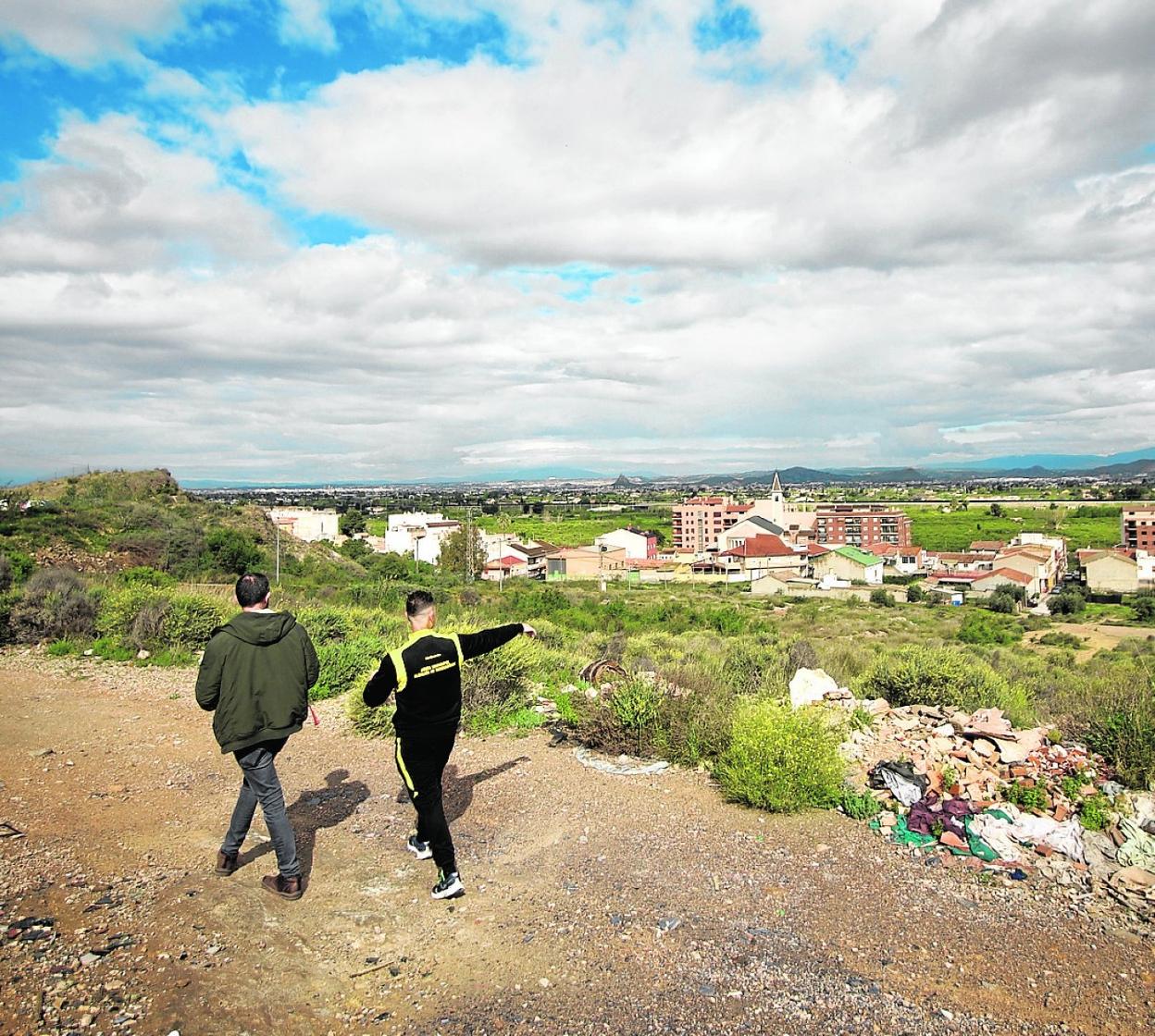 Terrenos que ocupa el trazado de la cañada real a su paso por la pedanía de Los Ramos, en cuyas inmediaciones se habría producido el hallazgo de la pieza.. 