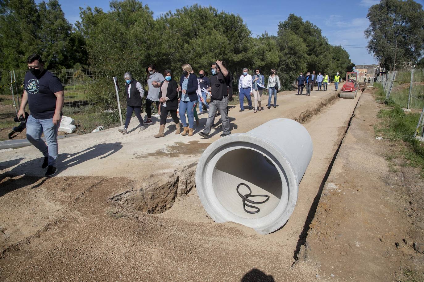 Fotos: Comunidad y Adif frenan en el Llano del Beal la eliminación de los vertidos mineros