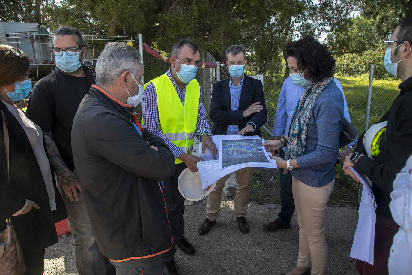 Fotos: Comunidad y Adif frenan en el Llano del Beal la eliminación de los vertidos mineros