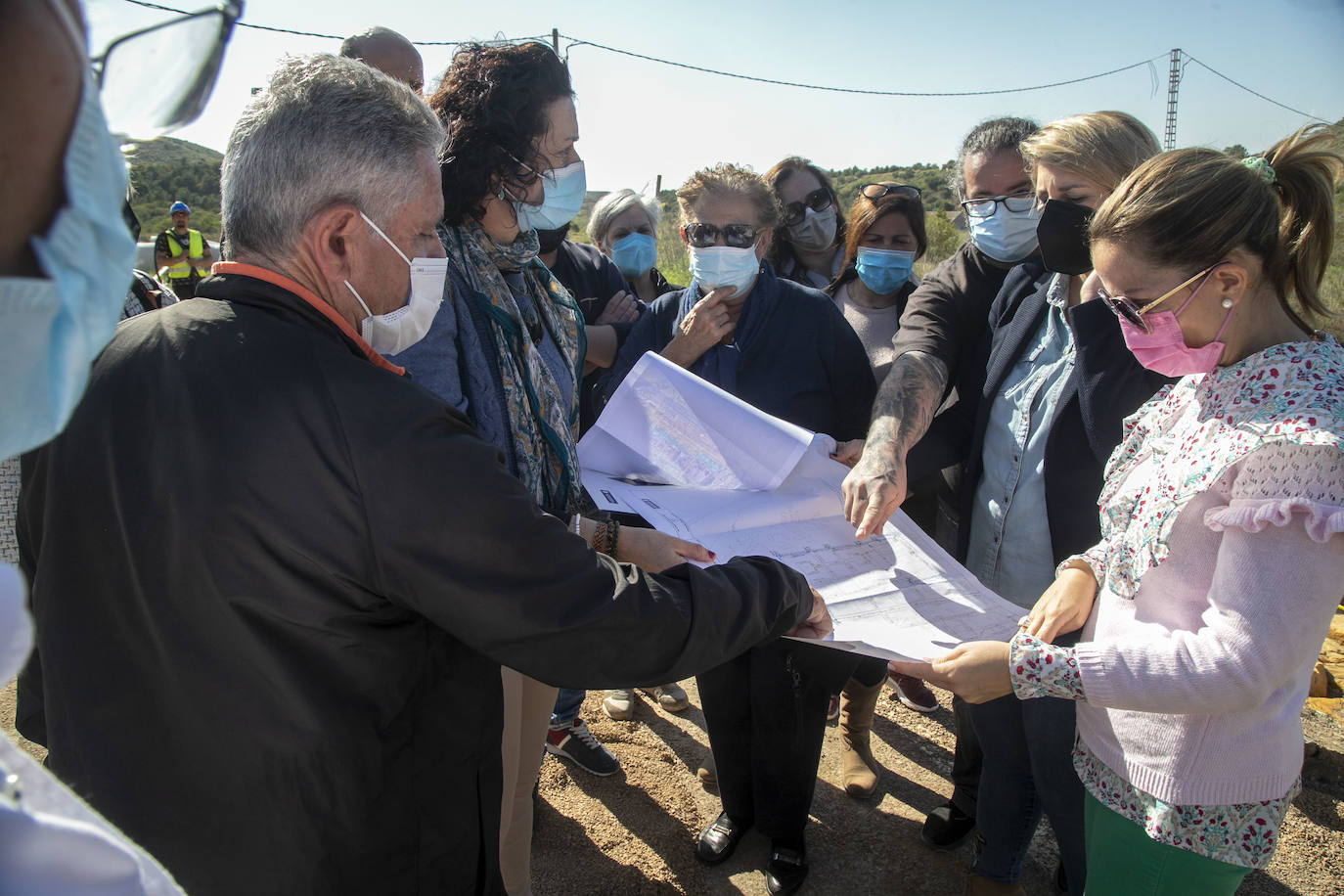 Fotos: Comunidad y Adif frenan en el Llano del Beal la eliminación de los vertidos mineros