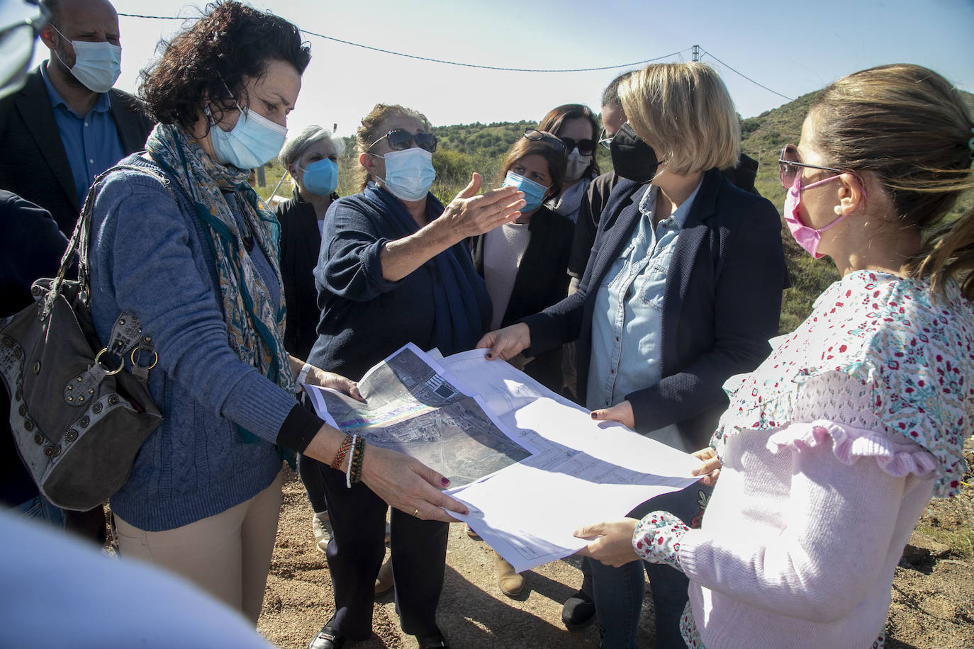 Fotos: Comunidad y Adif frenan en el Llano del Beal la eliminación de los vertidos mineros