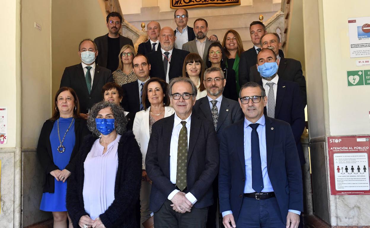 El ministro Subirats, en la reunión de este jueves con representantes de la UMU y la UPCT.