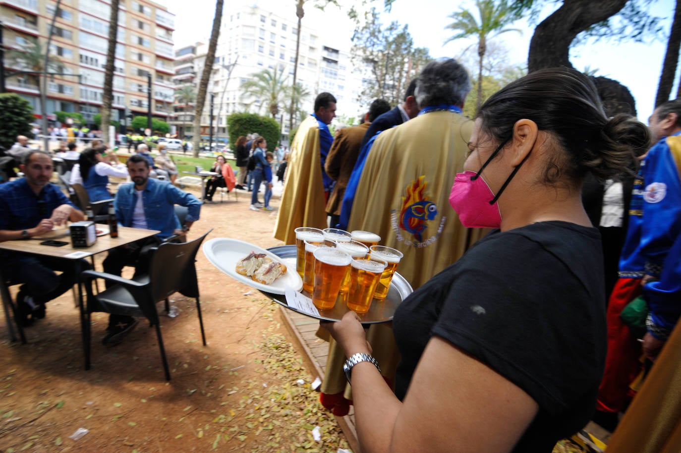 Fotos: El pasacalles de los grupos sardineros, en imágenes