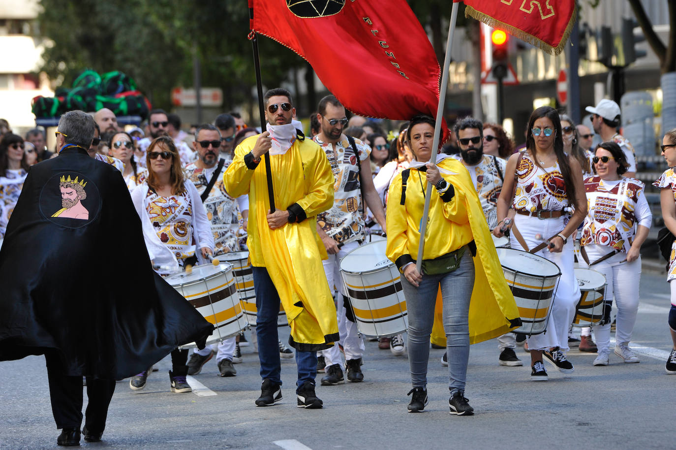Fotos: El pasacalles de los grupos sardineros, en imágenes