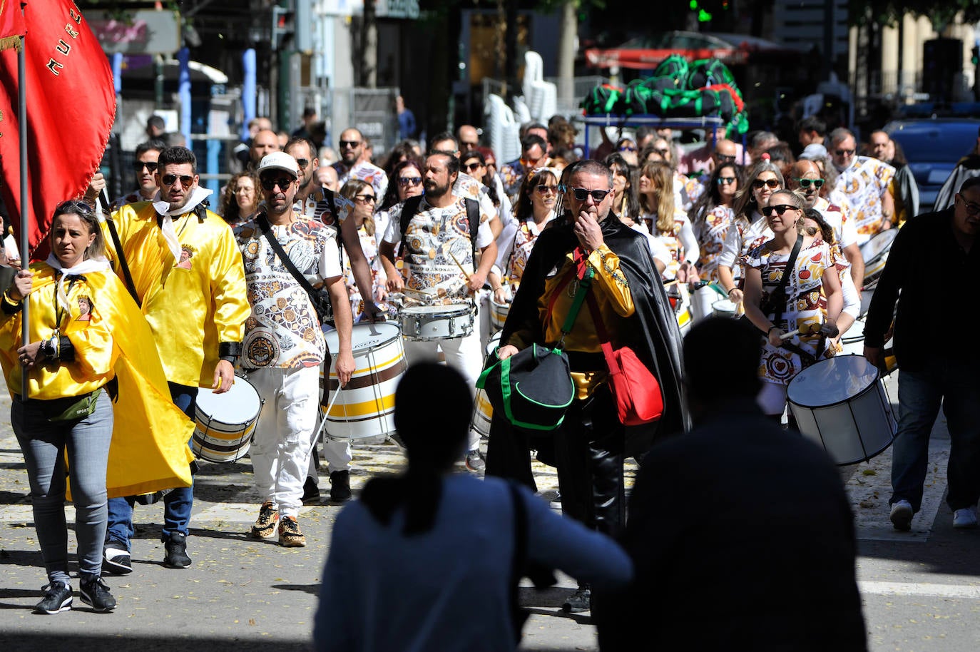 Fotos: El pasacalles de los grupos sardineros, en imágenes