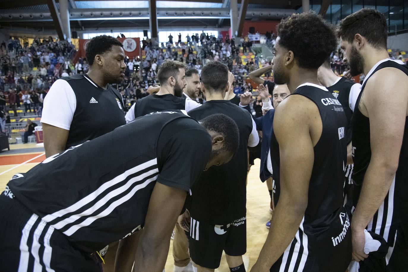 Fotos: La victoria del CB Cartagena frente al Basket Navarra, en imágenes