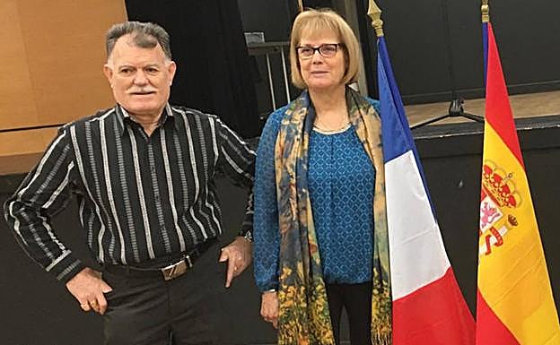 María y José Padilla. A sus 70 años esta mujer preside la Casa Cultural de Murcia que agrupa a las personas de origen murciano y también de otras zonas de España en el entorno de Villerbaune y Lyon. También disfruta con su marido de sus tres hijas y nueve nietos.