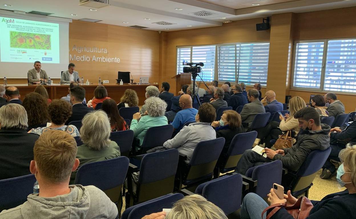 Jornada organizada por COAG para analizar las perpesctiva del nuevo modelo de seguro