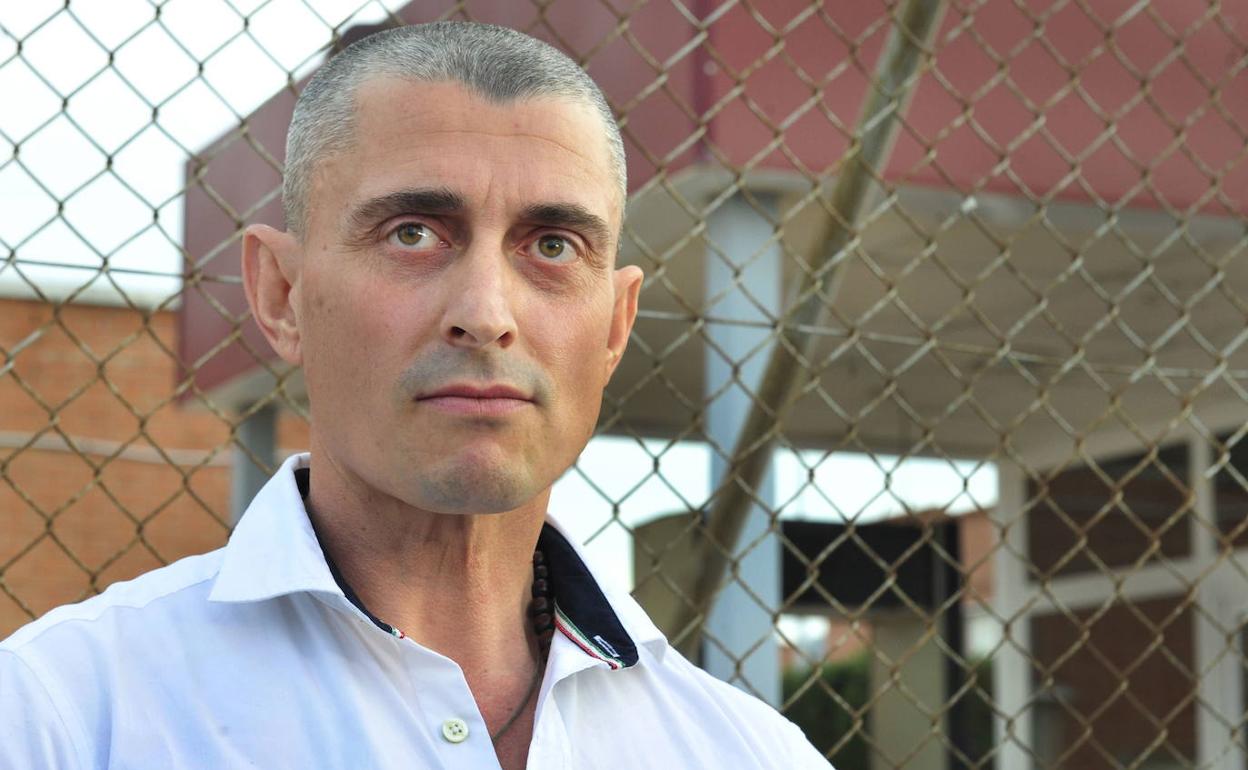 Hristo I.K., el principal acusado de la agresión, al abandonar la prisión. 