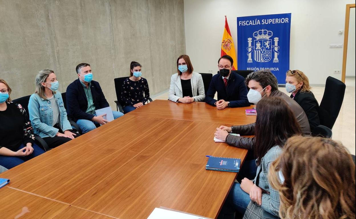 Reunión en la Ciudad de la Justicia de Murcia para proteger a los refugiados ucranianos de la explotación sexual y laboral.