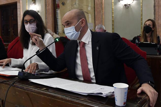 Fotos: Celebración del Pleno del Ayuntamiento de Murcia