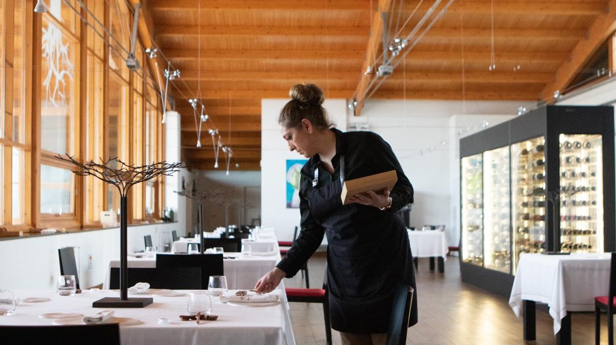 Salón del establecimiento Barahonda en Yecla.