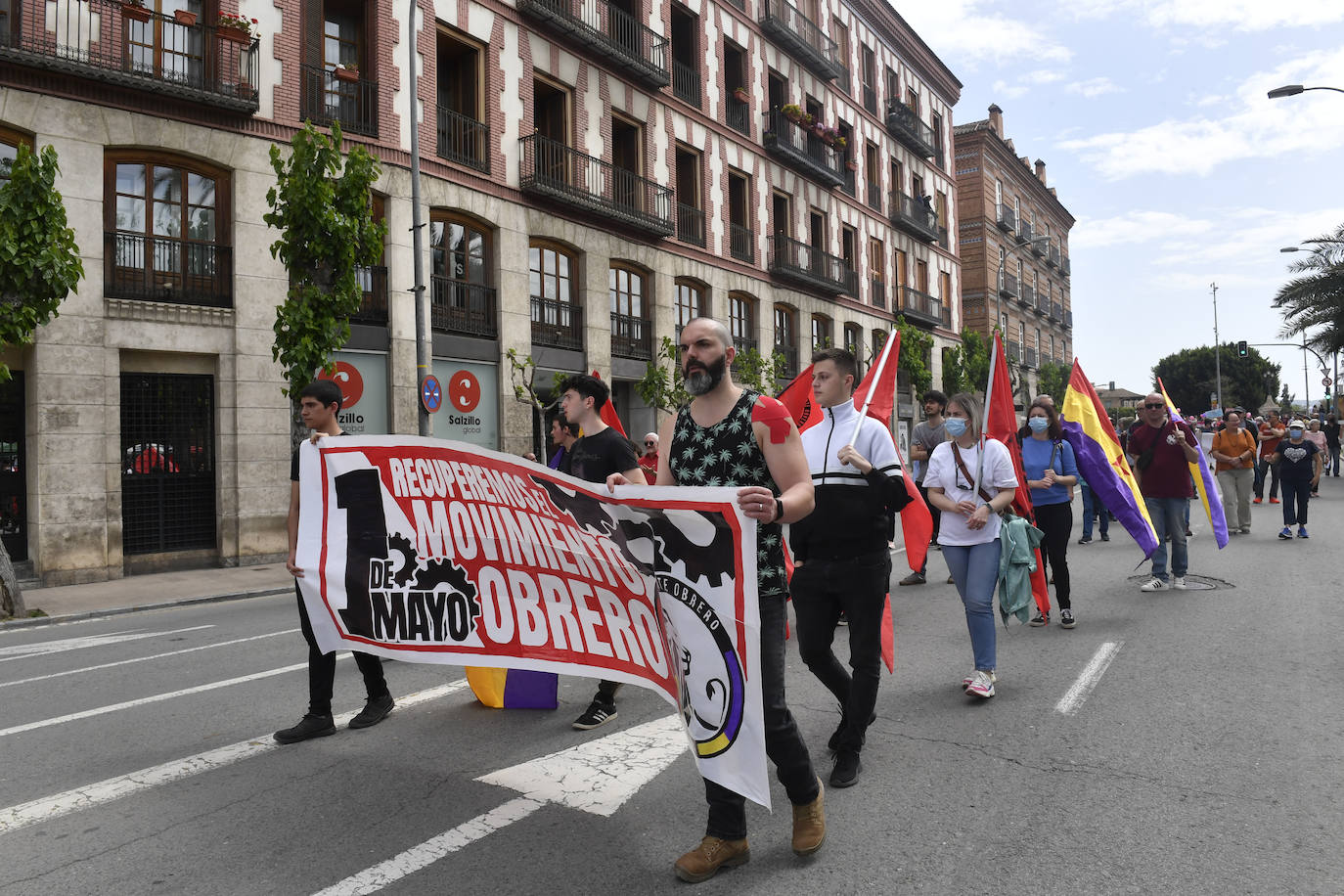 Fotos: Miles de personas se echan a la calle en Murcia para exigir subidas salariales