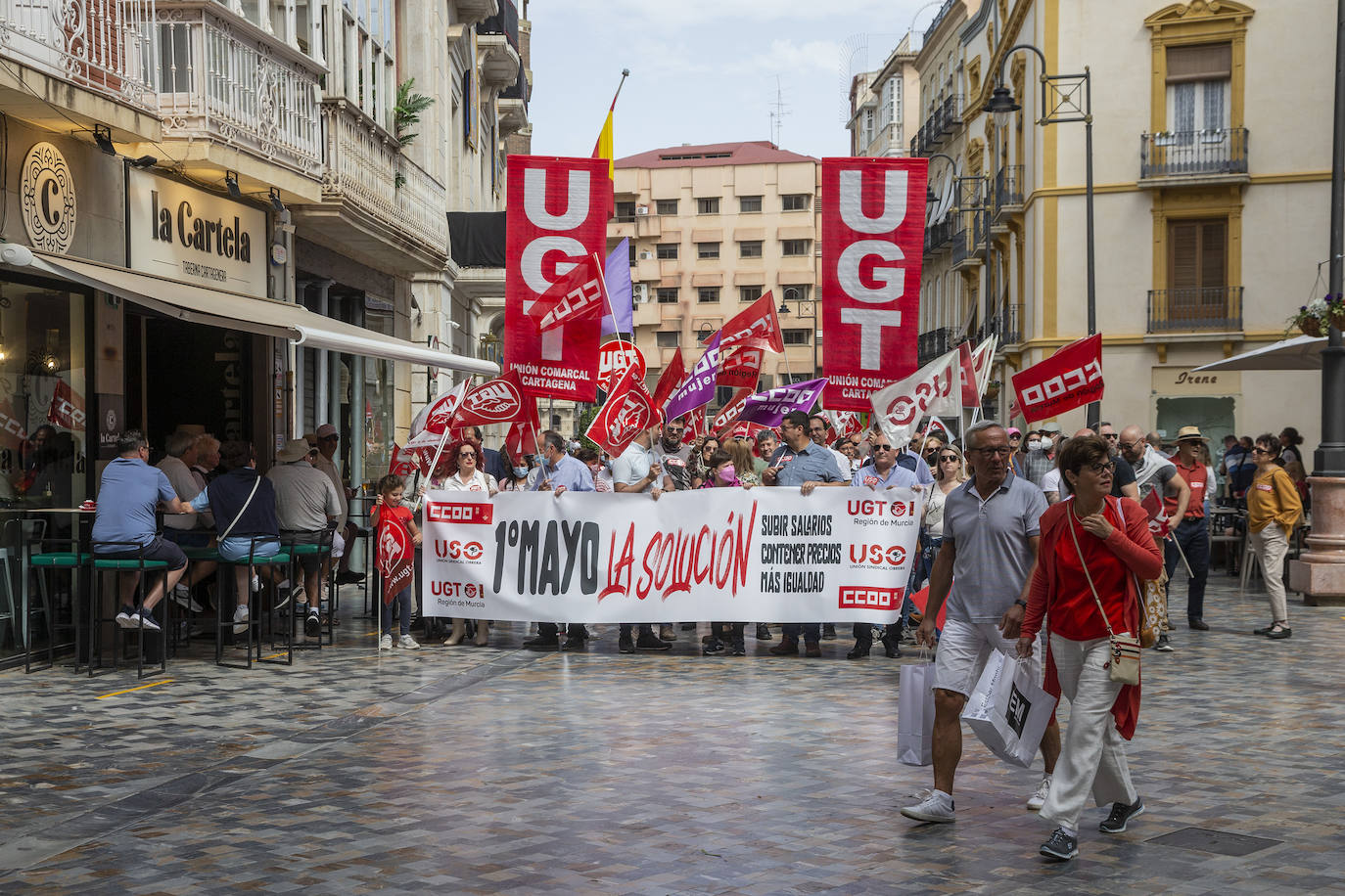 Fotos: Trabajadores y sindicatos exigen en Cartagena medidas urgentes ante la inflación y actualizar los convenios