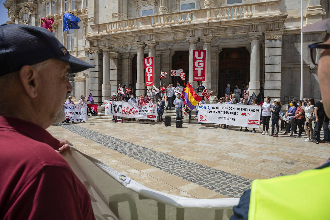 Fotos: Trabajadores y sindicatos exigen en Cartagena medidas urgentes ante la inflación y actualizar los convenios