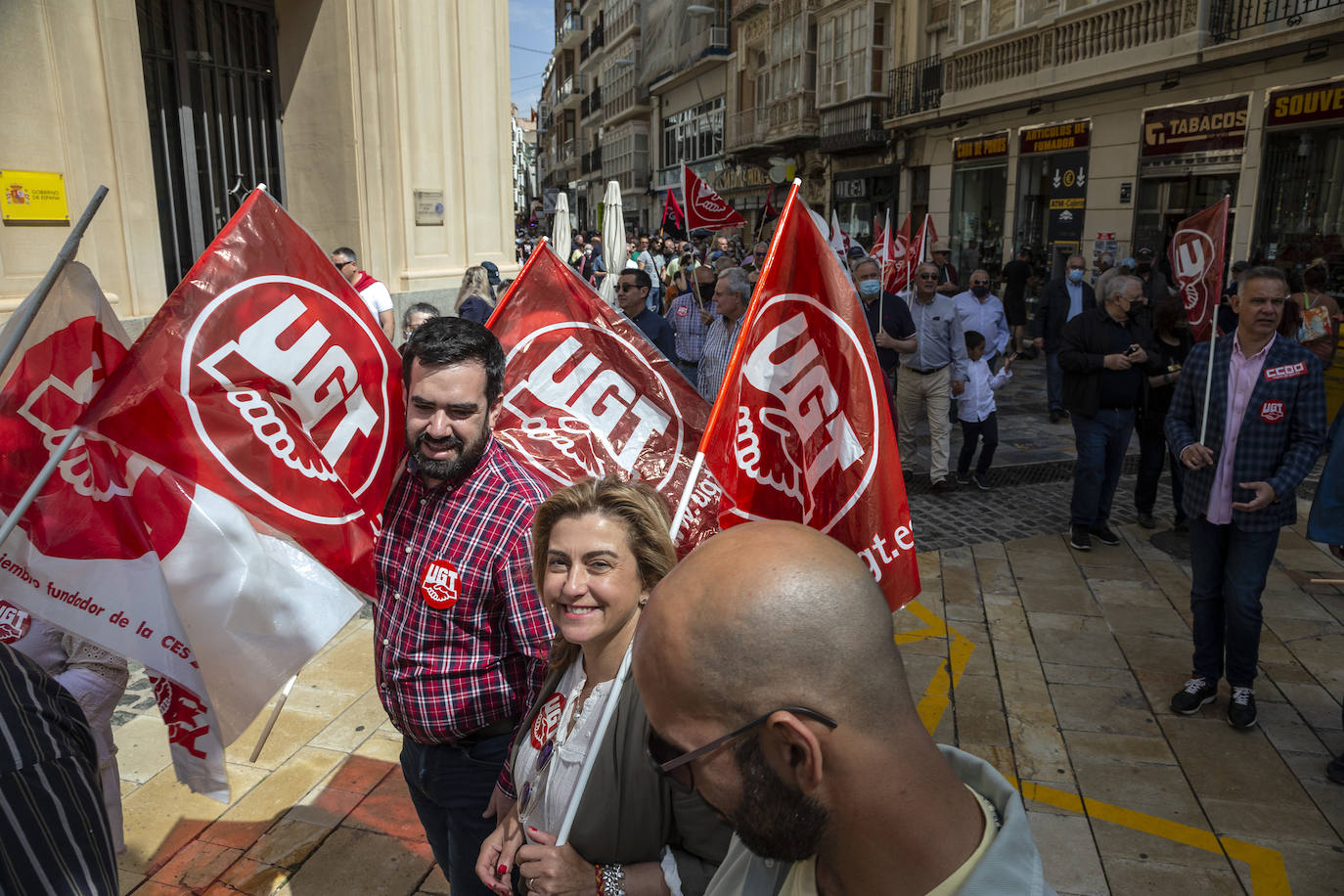 Fotos: Trabajadores y sindicatos exigen en Cartagena medidas urgentes ante la inflación y actualizar los convenios