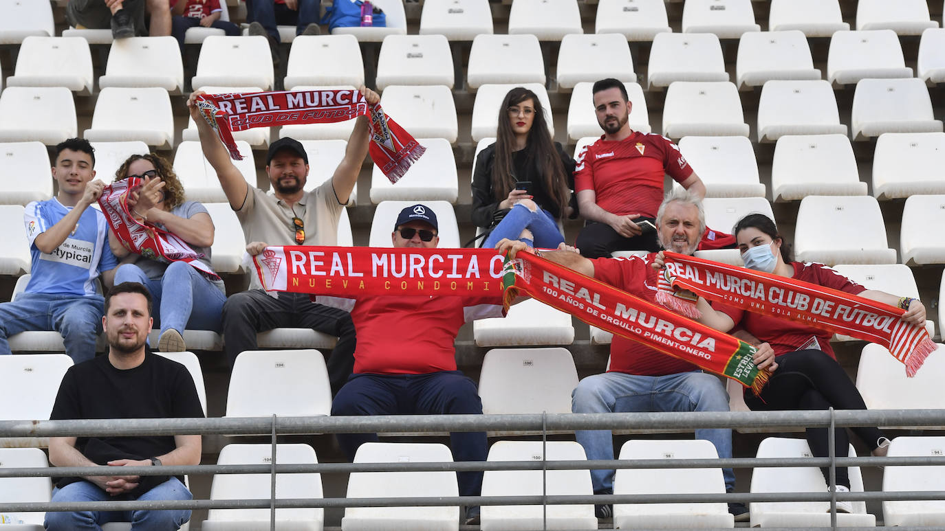 Fotos: Búscate en las gradas del Enrique Roca