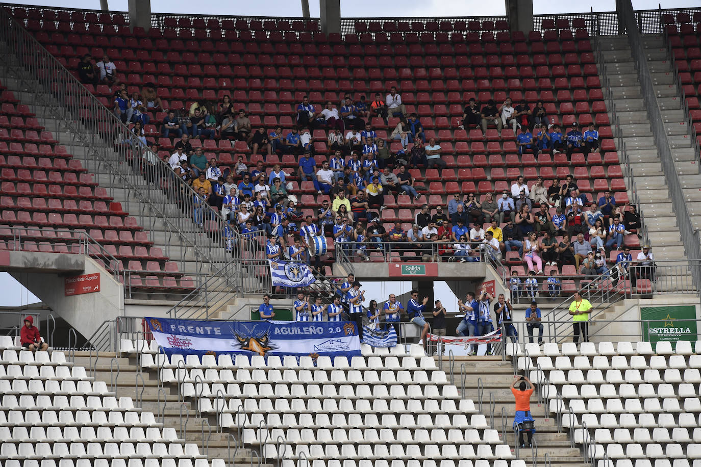 Fotos: Búscate en las gradas del Enrique Roca