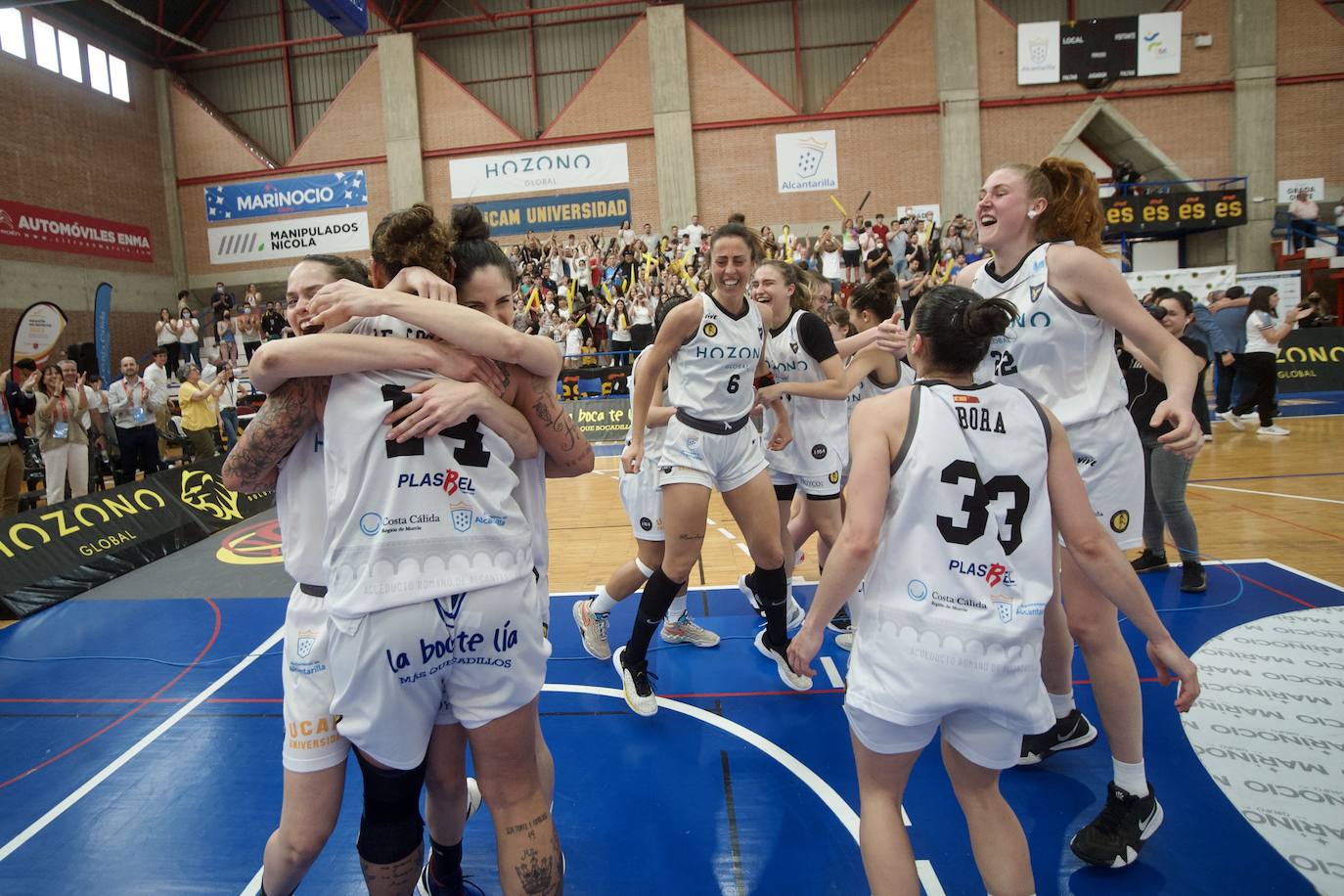 Fotos: El Hozono Global Jairis hace historia y asciende, por primera vez, a la Liga Femenina Endesa