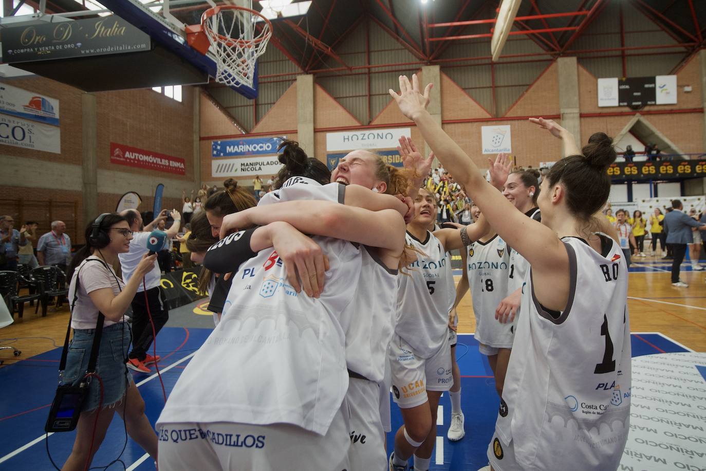 Fotos: El Hozono Global Jairis hace historia y asciende, por primera vez, a la Liga Femenina Endesa