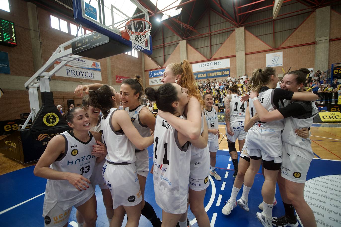 Fotos: El Hozono Global Jairis hace historia y asciende, por primera vez, a la Liga Femenina Endesa