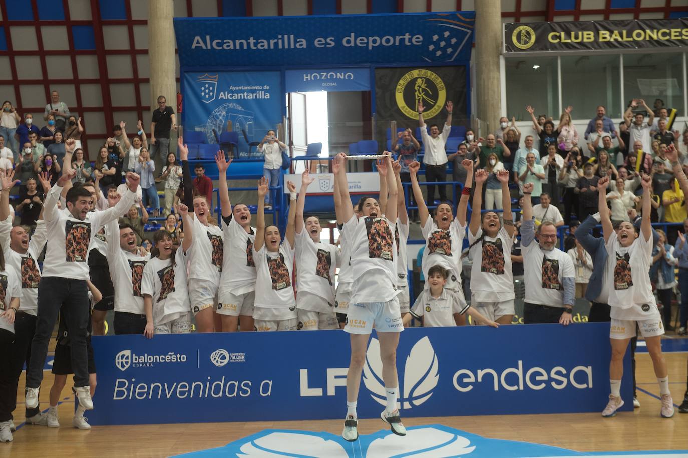 Fotos: El Hozono Global Jairis hace historia y asciende, por primera vez, a la Liga Femenina Endesa