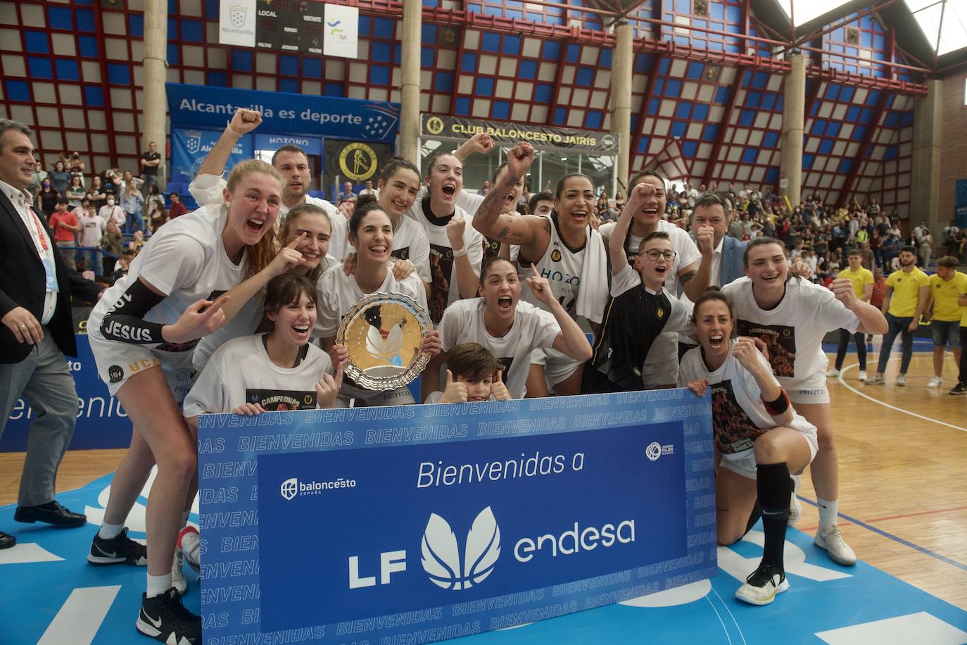 Fotos: El Hozono Global Jairis hace historia y asciende, por primera vez, a la Liga Femenina Endesa