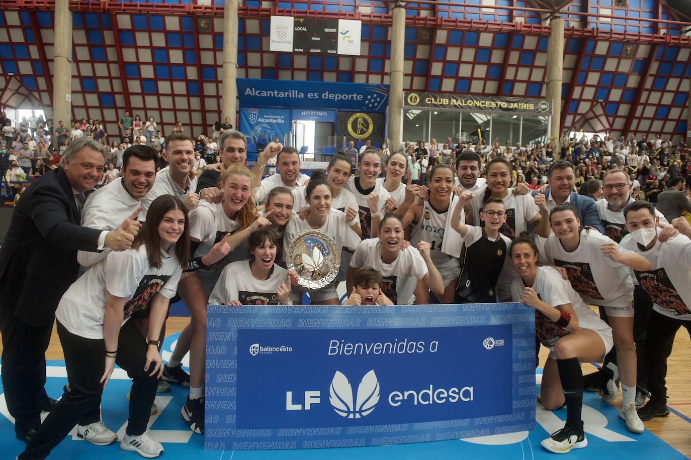 Fotos: El Hozono Global Jairis hace historia y asciende, por primera vez, a la Liga Femenina Endesa