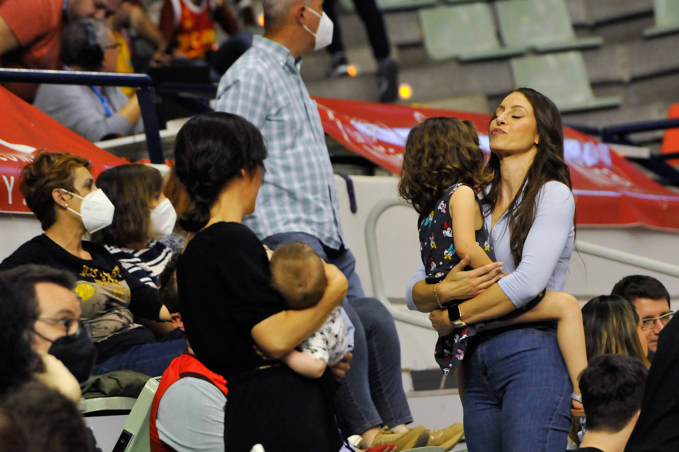 Fotos: El UCAM vuelve a los puestos de &#039;playoff&#039;