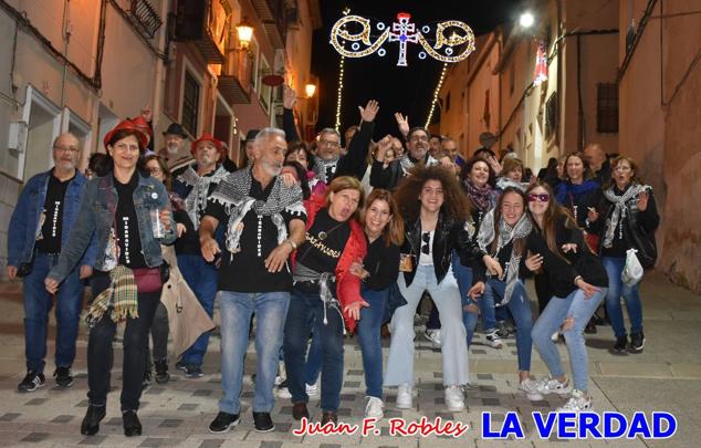 La peña «Los Mataos» logró por tercera vez alzarse con el primer premio del Concurso de la Noche de las Migas en la categoría de peñas; entre los grupos de vecinos del Hoyo, el primer puesto fue la peña «La Cruz». 