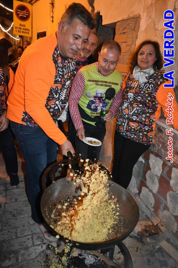 La peña «Los Mataos» logró por tercera vez alzarse con el primer premio del Concurso de la Noche de las Migas en la categoría de peñas; entre los grupos de vecinos del Hoyo, el primer puesto fue la peña «La Cruz». 