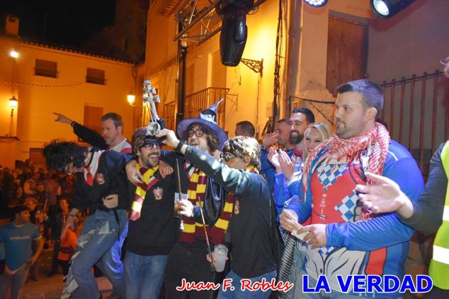 La peña «Los Mataos» logró por tercera vez alzarse con el primer premio del Concurso de la Noche de las Migas en la categoría de peñas; entre los grupos de vecinos del Hoyo, el primer puesto fue la peña «La Cruz». 
