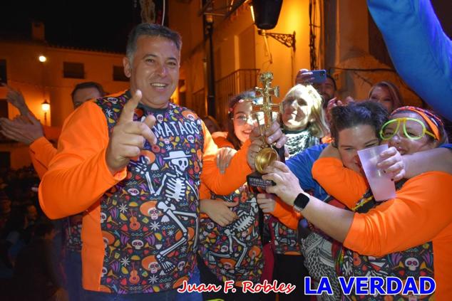 La peña «Los Mataos» logró por tercera vez alzarse con el primer premio del Concurso de la Noche de las Migas en la categoría de peñas; entre los grupos de vecinos del Hoyo, el primer puesto fue la peña «La Cruz». 