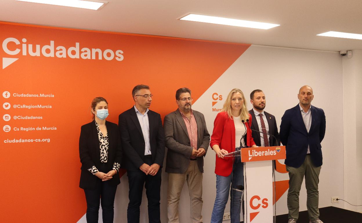 De izquierda a derecha, Paqui Pérez, Tomás Fernández, David Sánchez, María José Ros, Francisco Morales y Pedro García Rex.