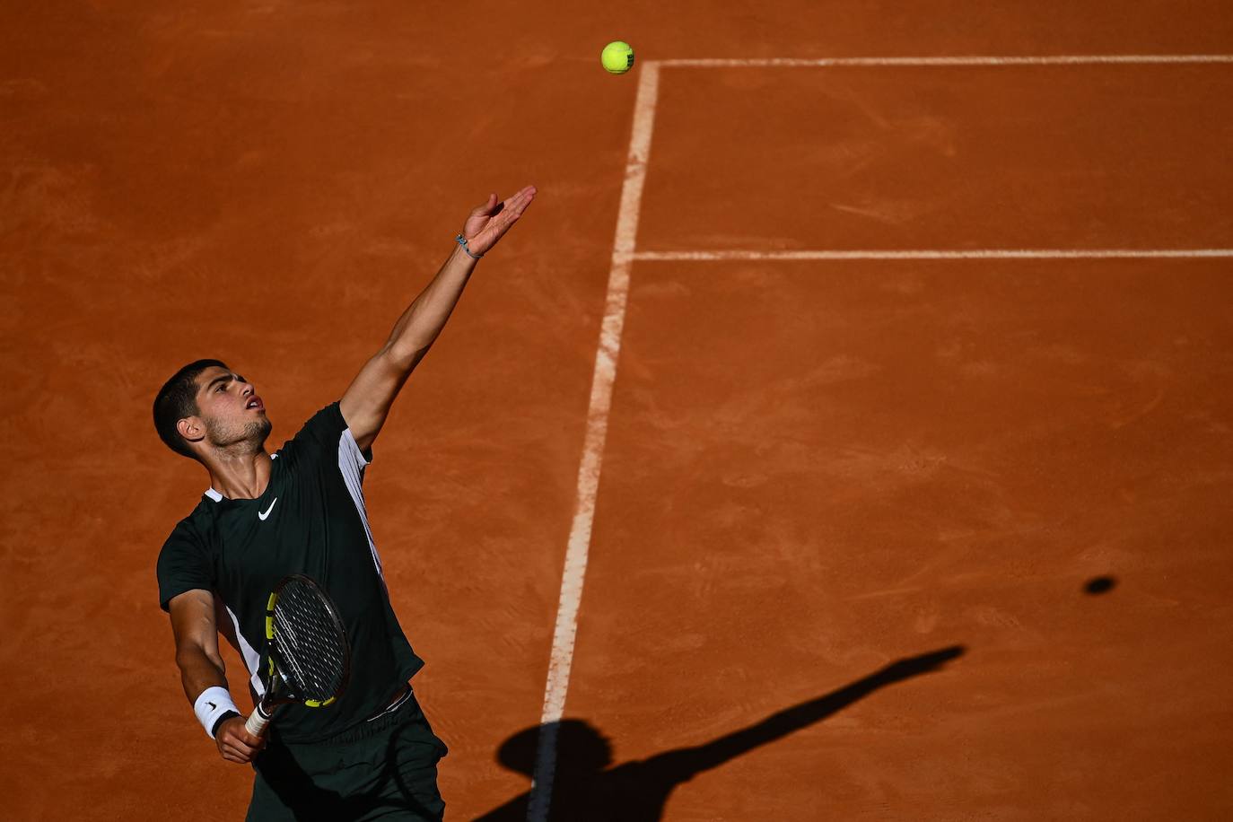 Fotos: La victoria de Carlos Alcaraz ante Novak Djokovic en el Masters de Madrid, en imágenes