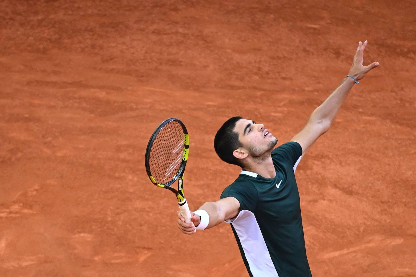 Fotos: La victoria de Carlos Alcaraz ante Novak Djokovic en el Masters de Madrid, en imágenes