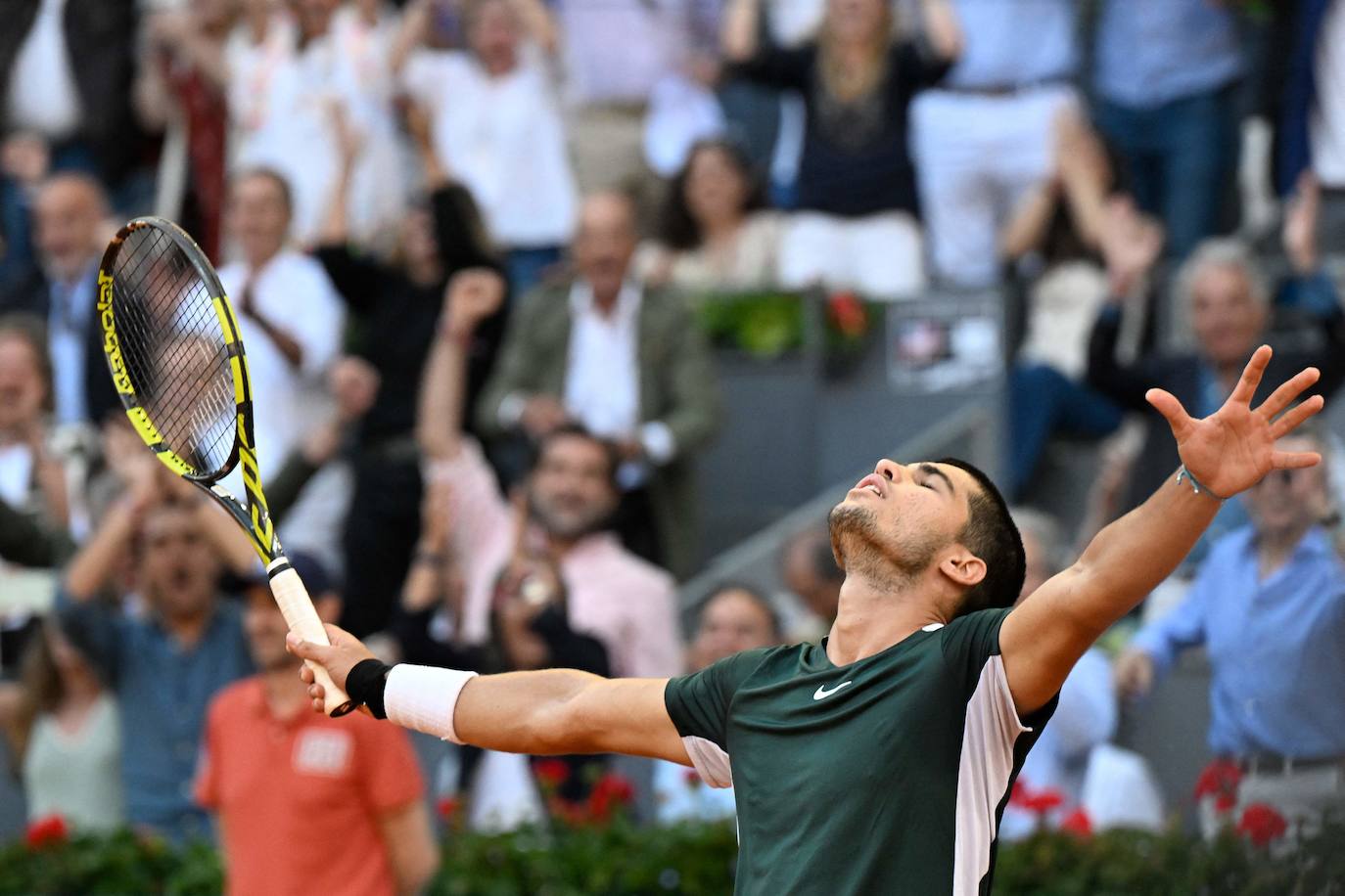 Fotos: La victoria de Carlos Alcaraz ante Novak Djokovic en el Masters de Madrid, en imágenes