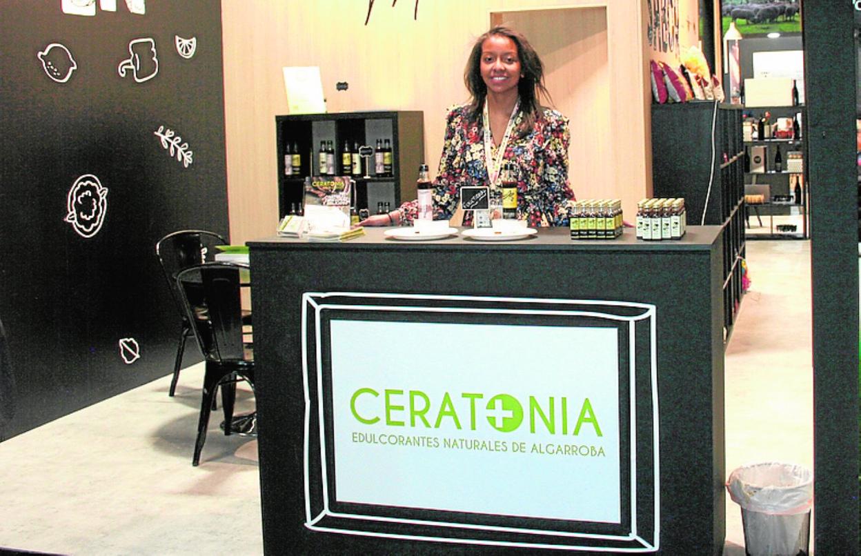 Ceratonia Plus tuvo su espacio en el estand institucional. 