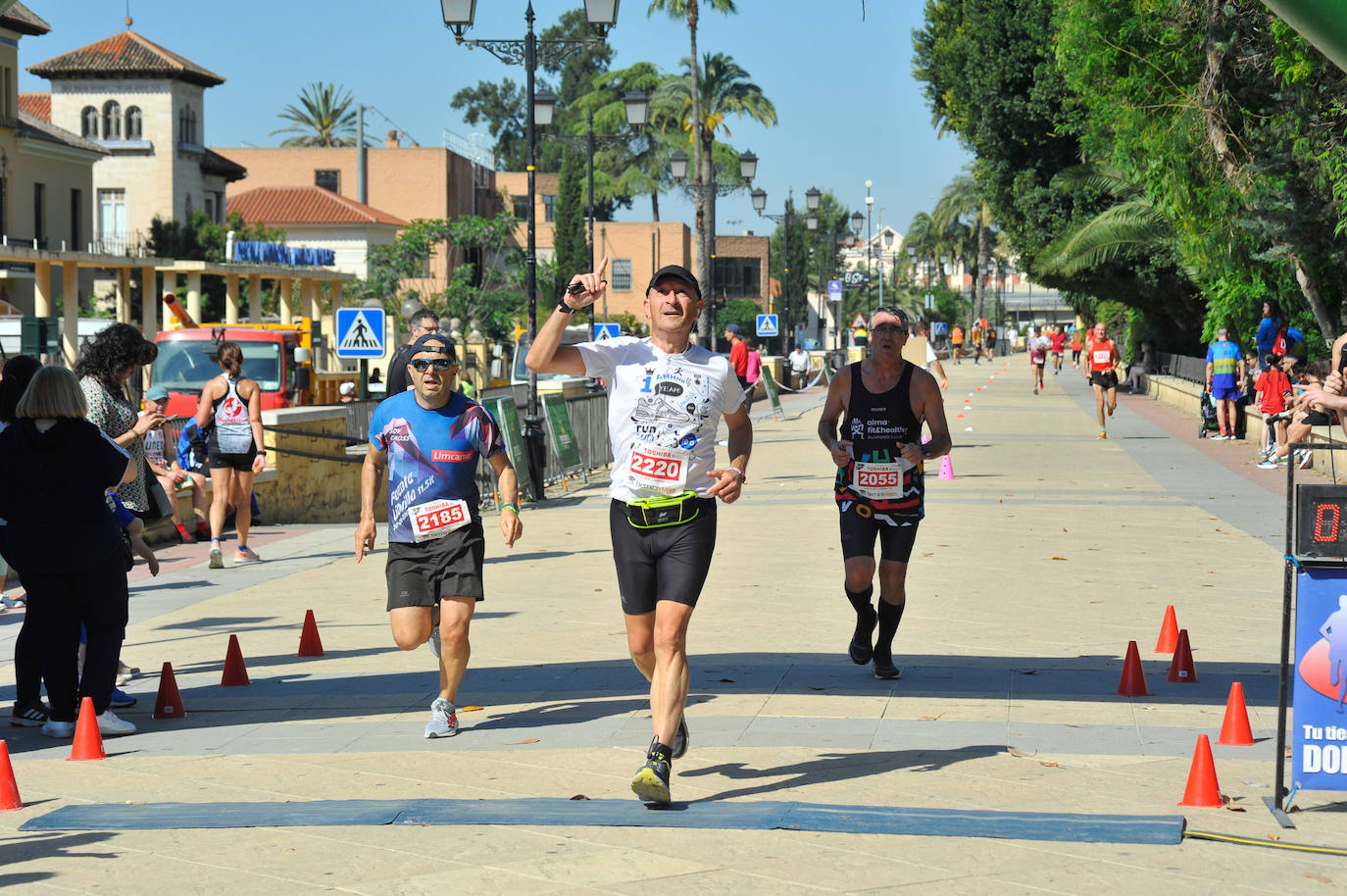 Fotos: Las mejores fotografías de la carrera solidaria Save the Children-Colegio CEI