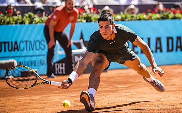 Horario y dónde ver el partido entre Carlos Alcaraz y Zverev en el Mutua Madrid Open