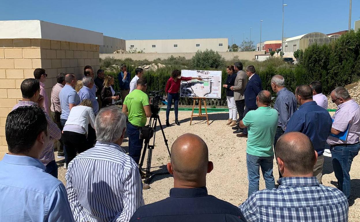 Presentación del proyecto a los empresarios de la entidad.
