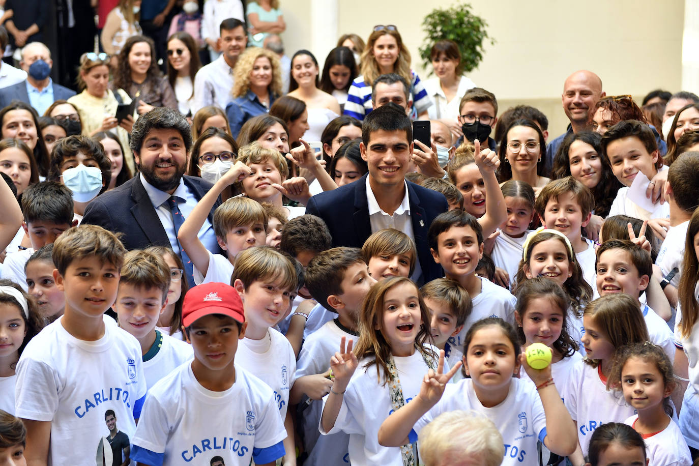 Fotos: Carlos Alcaraz en su encuentro con jóvenes tenistas de la Región de Murcia