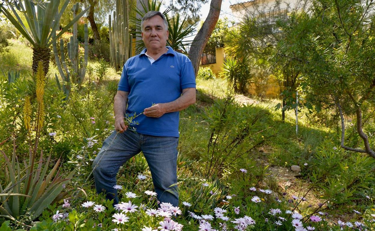 Ricardo Montes, en el entorno en el que vive en Las Torres de Cotillas. 