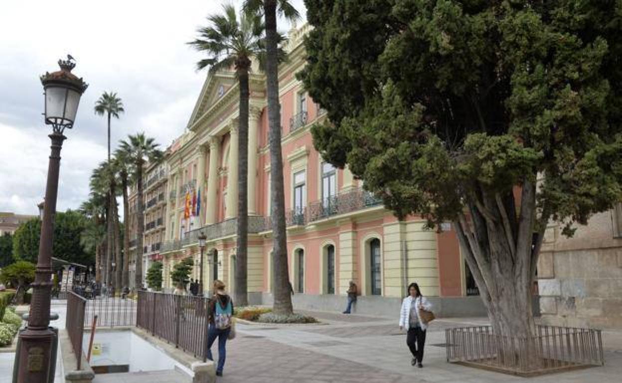 Fachada del Ayuntamiento de Murcia, en una fotografía de archivo. 