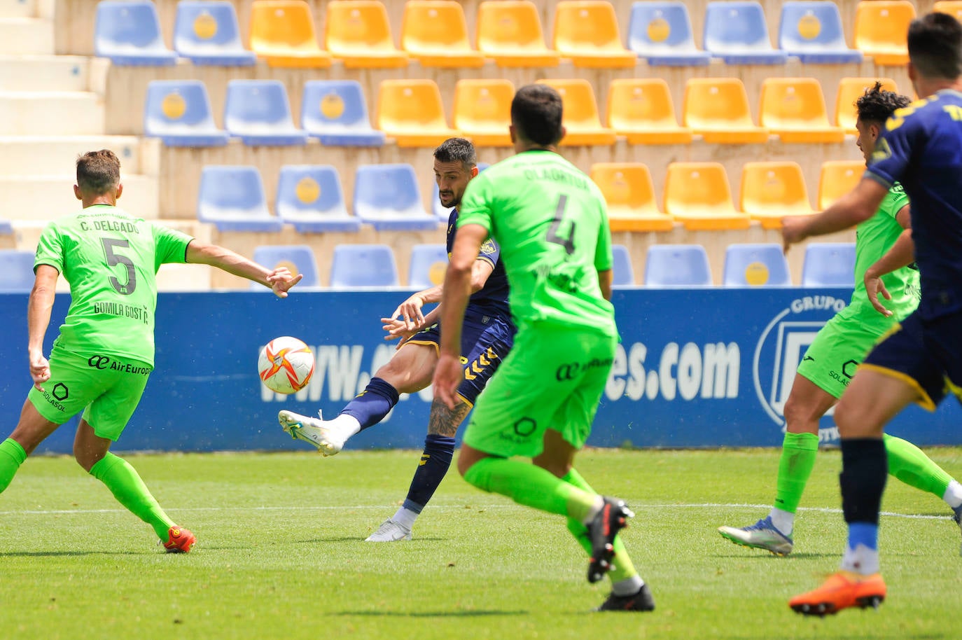 Fotos: El empate del UCAM CF frente al Atlético Baleares, en imágenes