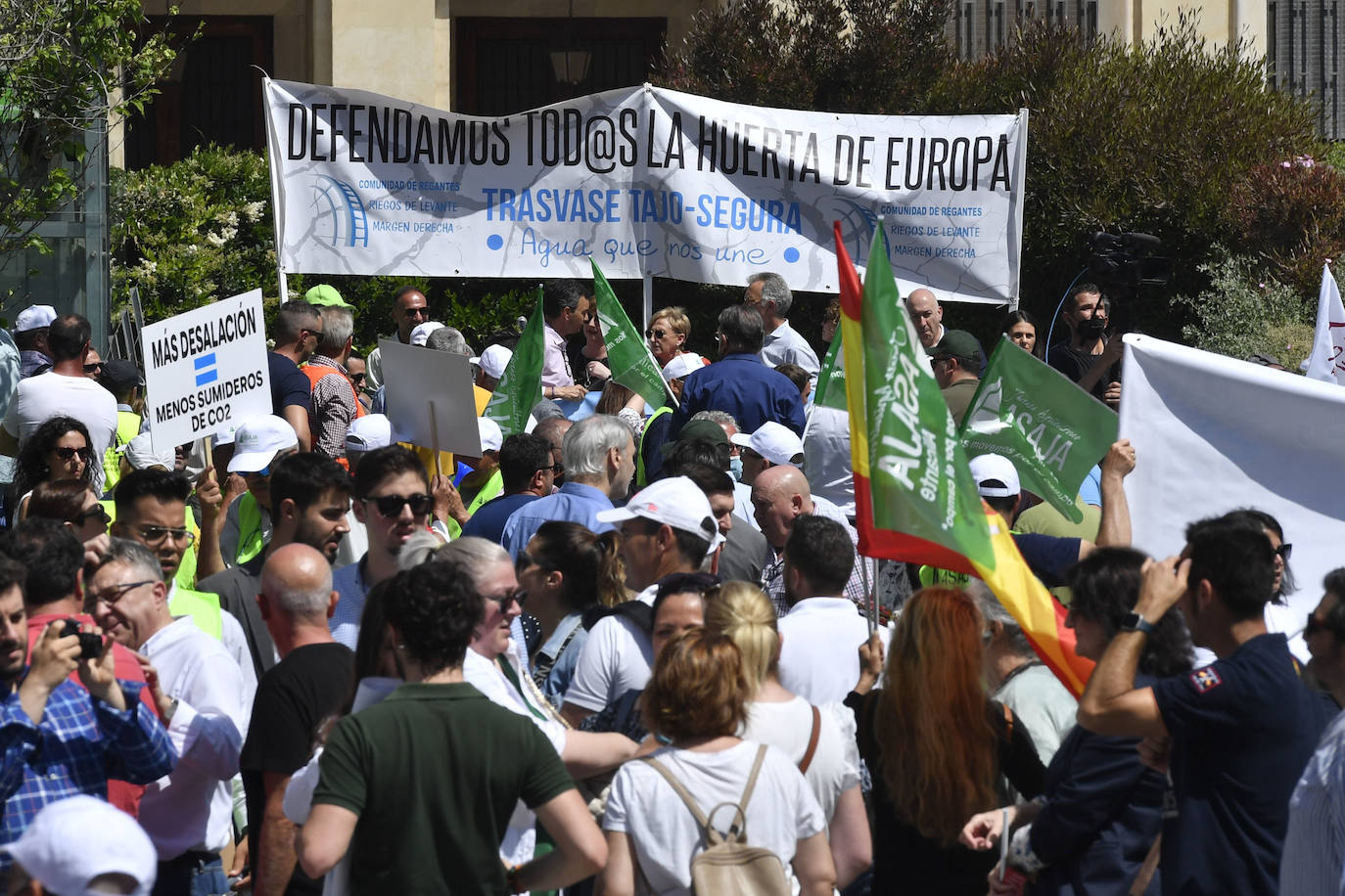 Fotos: Manifestación de los regantes del Trasvase en Alicante, este martes 17 de mayo