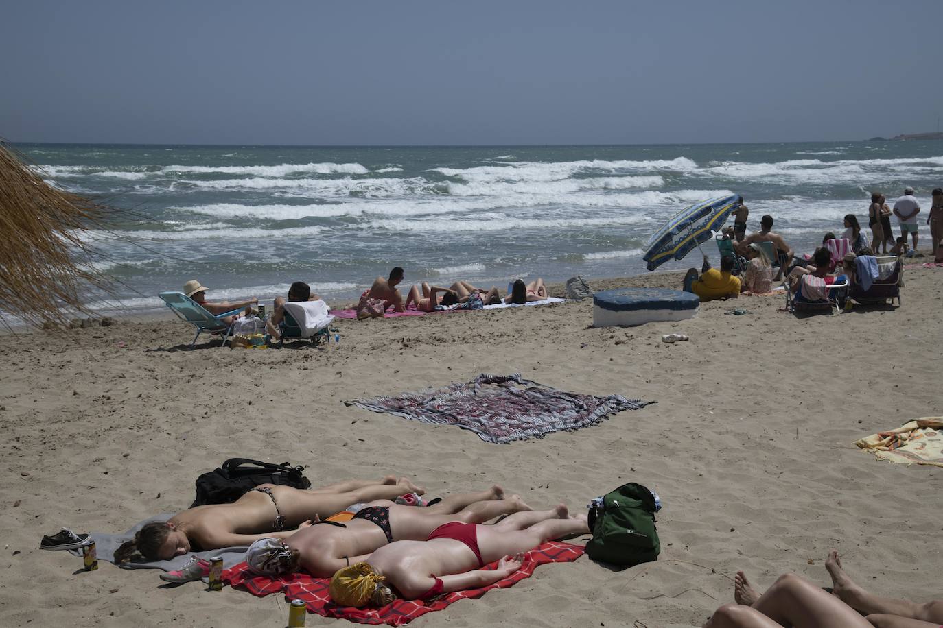 Fotos: El verano también se adelanta en las playas de la Región de Murcia