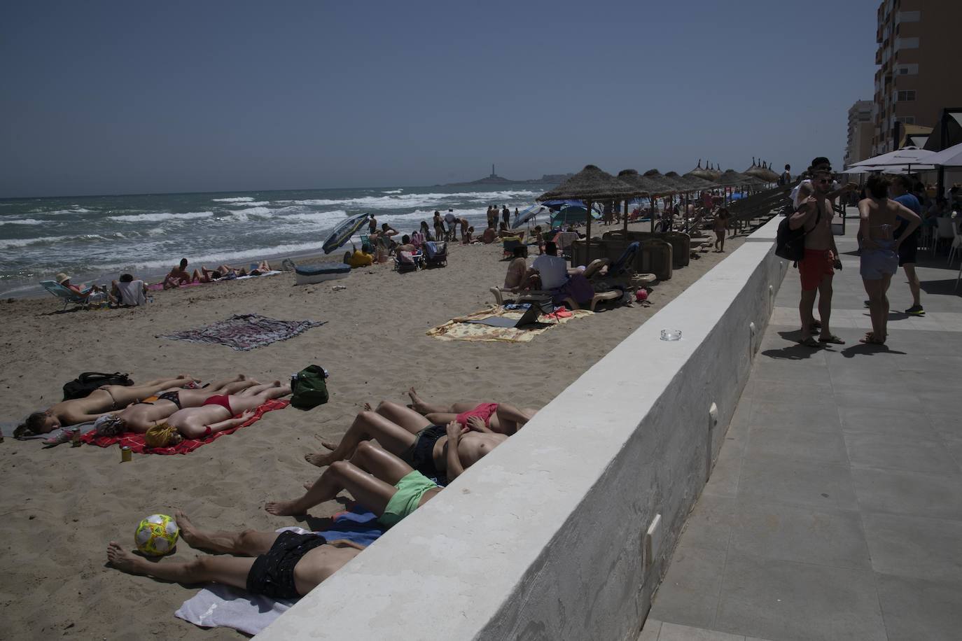 Fotos: El verano también se adelanta en las playas de la Región de Murcia